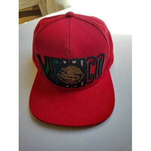 RED MEXICO LOGO EAGLE EMBLEM SNAPBACK, ONE SIZE.